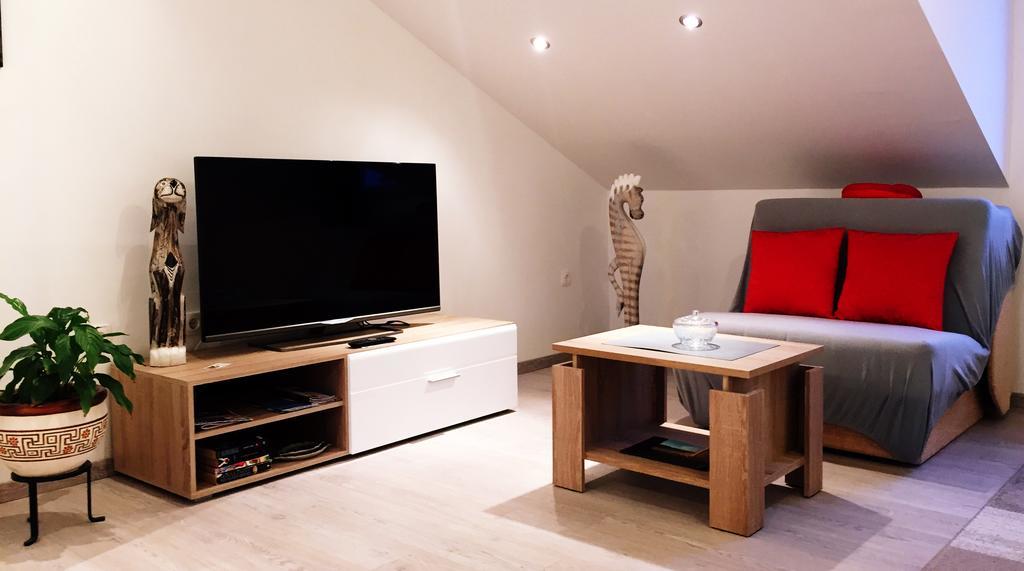 Apartments Toni Трогир Екстериор снимка