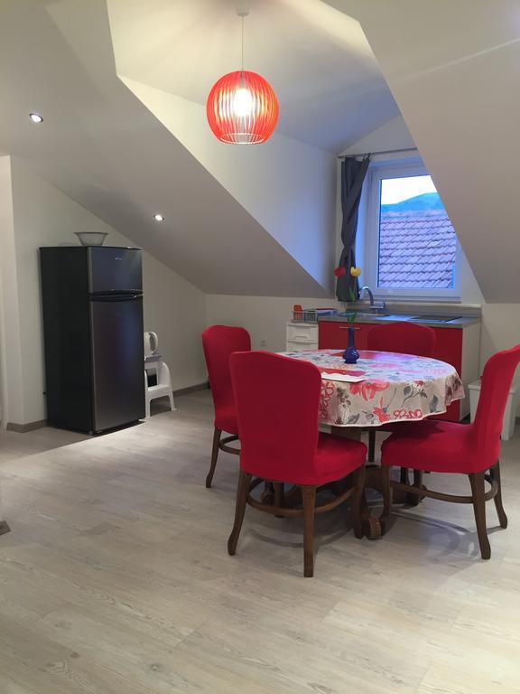 Apartments Toni Трогир Екстериор снимка