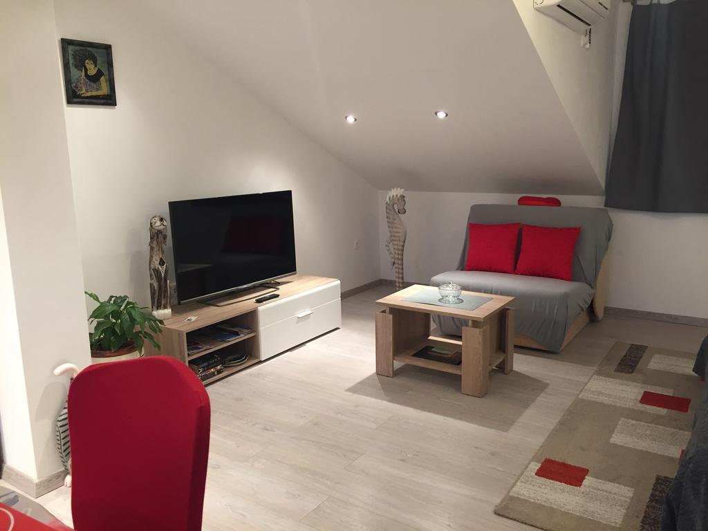Apartments Toni Трогир Екстериор снимка